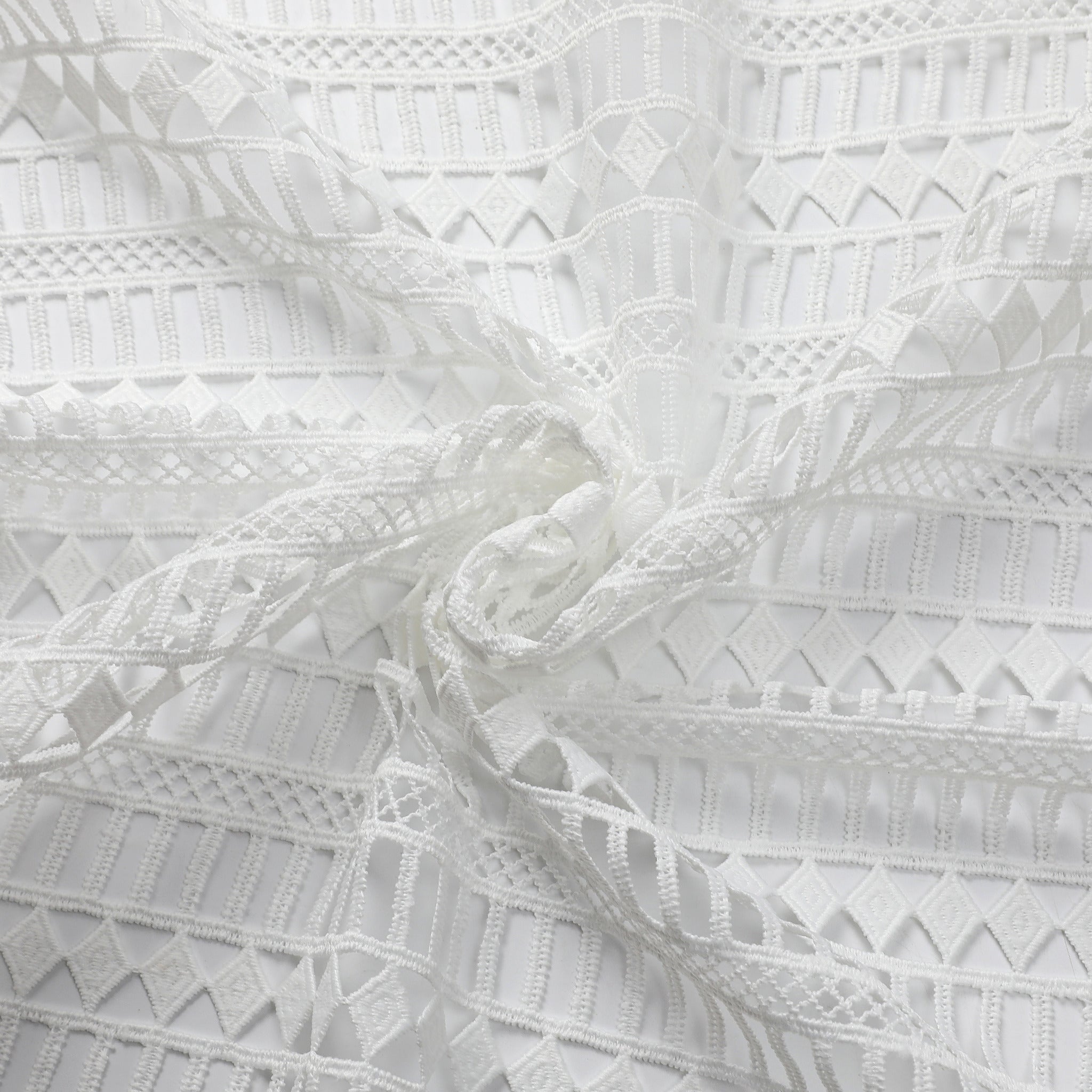 Madison Linen Lace Tablecloth - Thumbnail 4